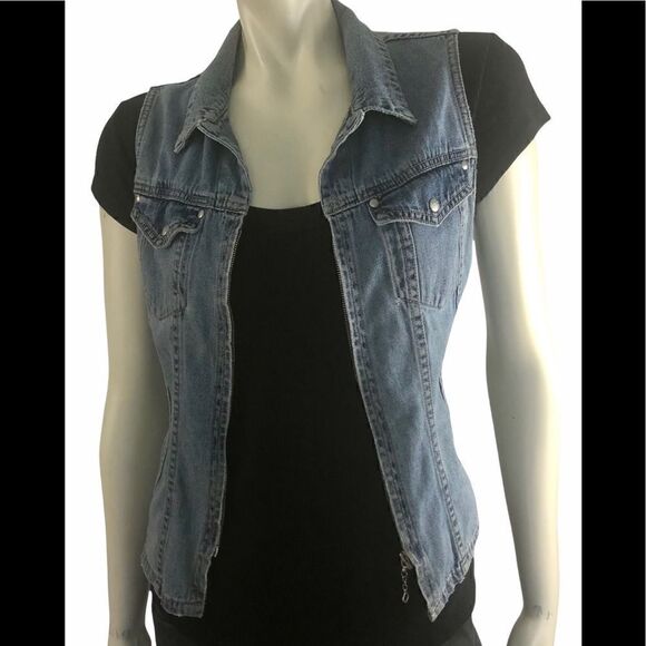 Women’s Life Basics Distressed Denim Vest Size Medium - Picture 1 of 5